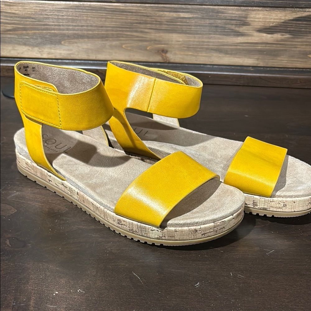 Soul Naturalizer Yellow Platform Velcro Sandals Size 10